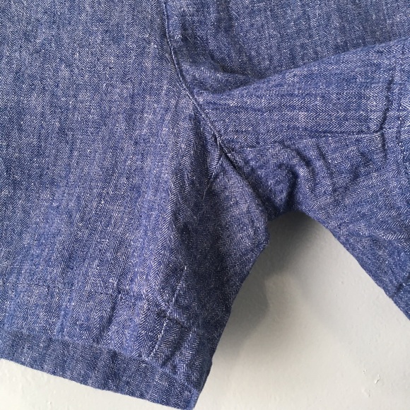 Old Navy Linen Blend Blue Chambray Shorts - Picture 4 of 8